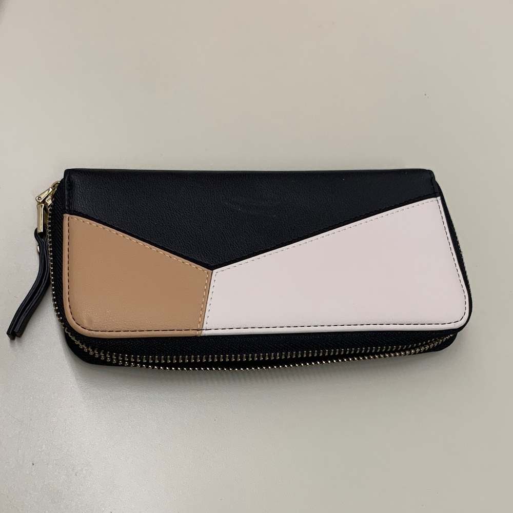 🍀4 for $25🍀 Black, Cream, and Tan Women's Wallet